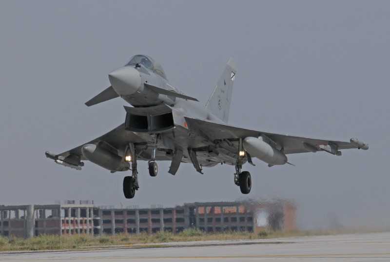 Photo 39.JPG - Landing of the Spanish "TIFON" of 141 Esc. from Albacete